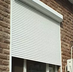 Перфорированные рольставни DoorHan цвет белый ral 9003